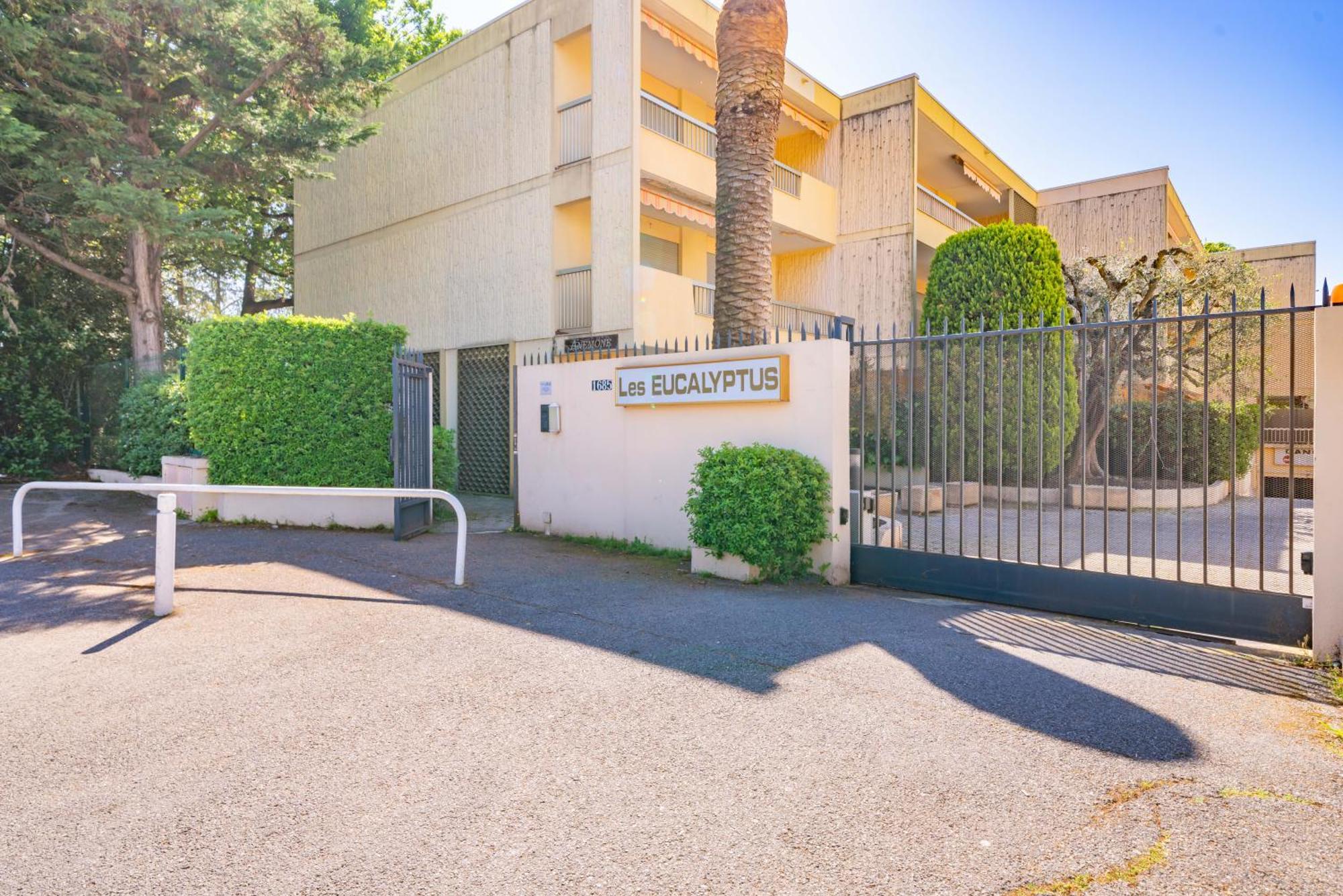 Spacious Apartment At A 5 Min Walk From The Beach Antibes Zewnętrze zdjęcie